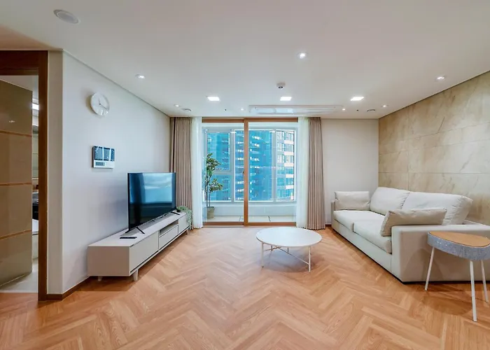 Aparthotel Station The Bay 4*