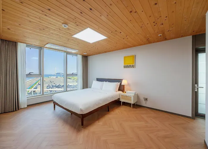 Station The Bay Aparthotel Busan