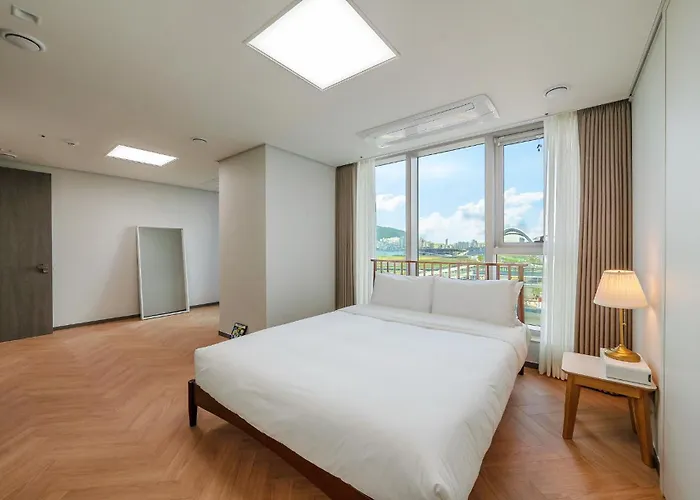 Station The Bay Aparthotel Busan