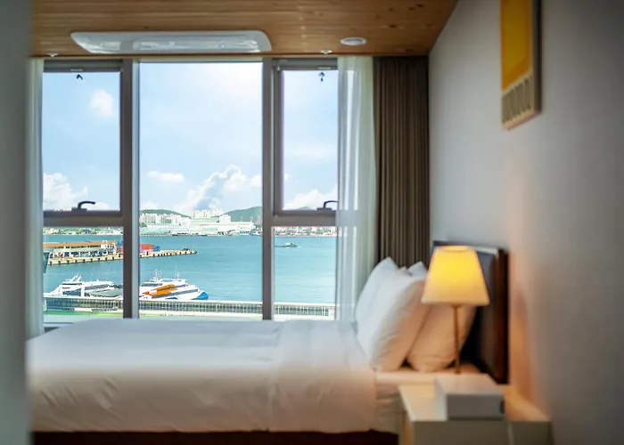 Station The Bay Aparthotel 4*