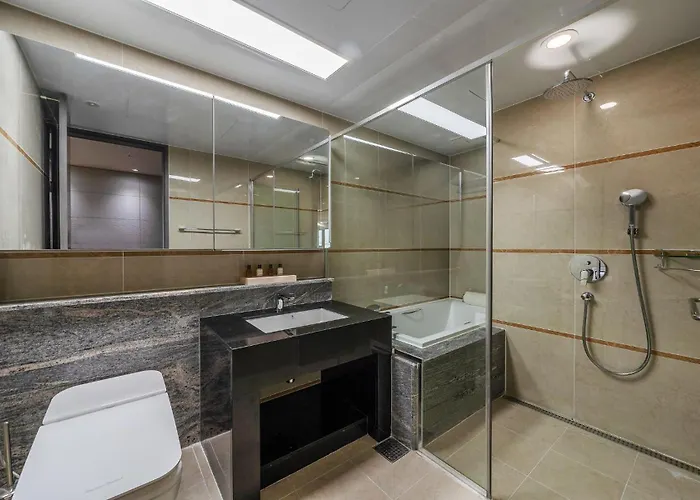 Aparthotel Station The Bay 4*
