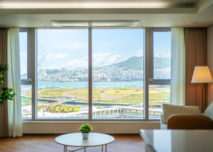 Station The Bay Aparthotel Busan
