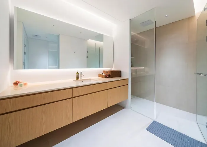 Aparthotel Station The Bay 4*