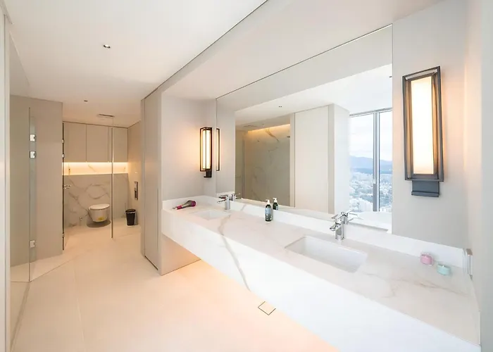 Aparthotel Station The Bay 4*