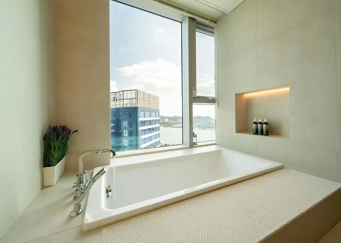 Station The Bay Aparthotel Busan